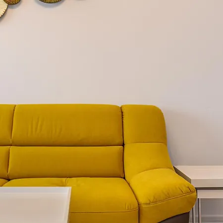 Dynamic Nest Apartment *