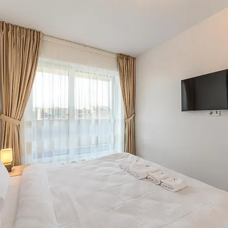 Dynamic Nest Daire Braşov